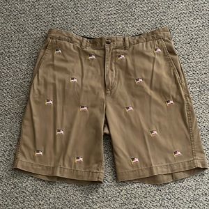 Khaki shorts with embroidered flags